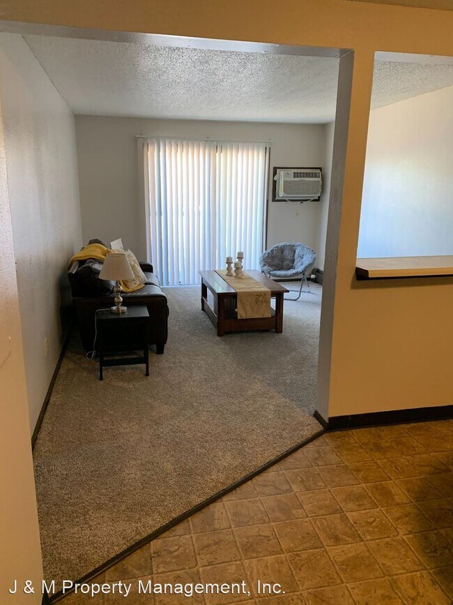 Foto del edificio - 3610 E 6th St