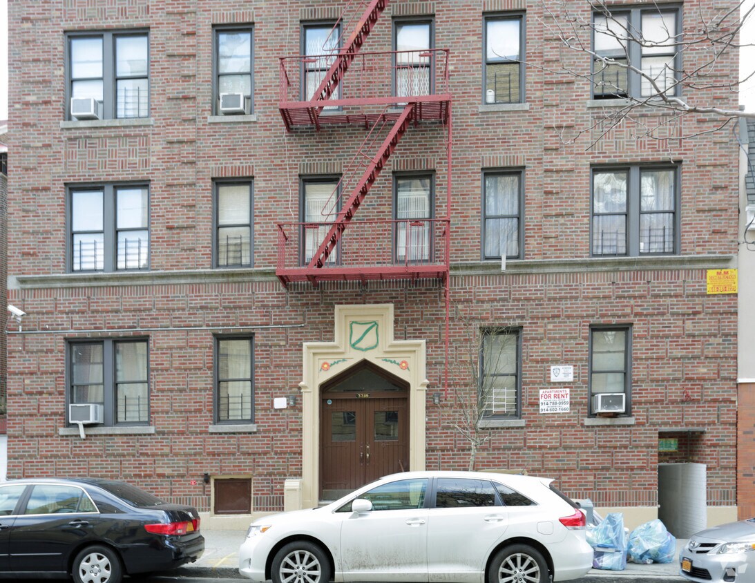 Building Photo - 3318 Steuben