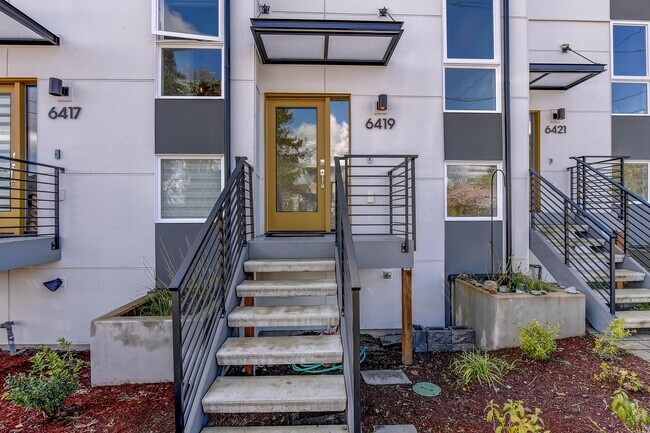 Foto del edificio - Terrific Townhome