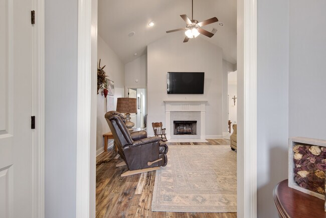 Building Photo - 304 Bald Eagle Dr