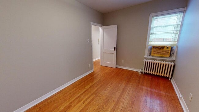 Building Photo - 233 Nepean