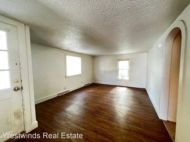 Building Photo - 3 br, 1 bath House - 925 North Dodge Street