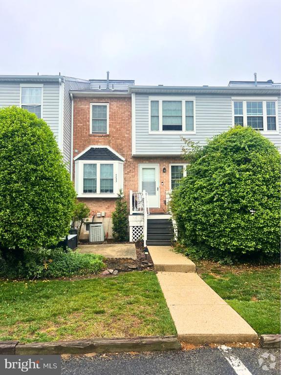 Building Photo - 4853 Hawthorne Ln