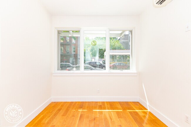 Building Photo - 879 Bergen St