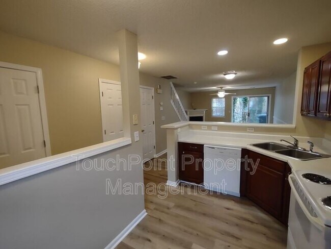 Foto del edificio - 10215 Reindeer Way Ln
