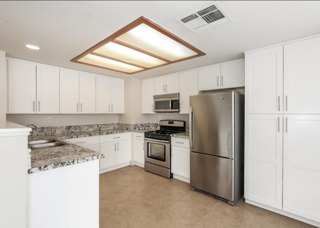 Foto del edificio - 9428 Desert Ridge Ave