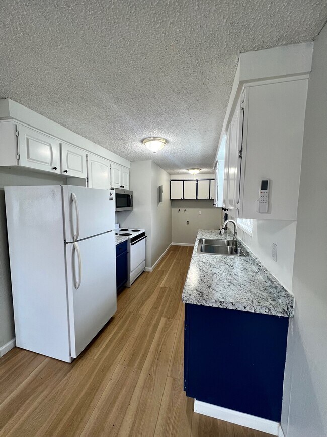 Building Photo - 1001 Olympic Ave