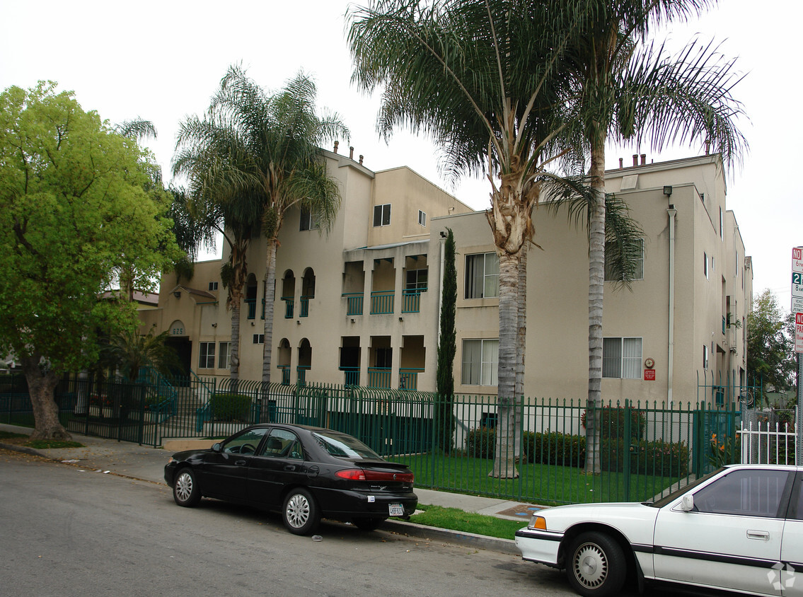 Primary Photo - New Hampshire Apartments