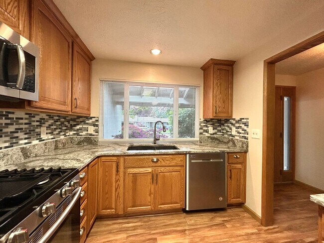 Foto del edificio - One Of The Top Rated Gems Of 2026: Serene 3 Bed + Bonus Room, 2.5 Bath Spacious House!