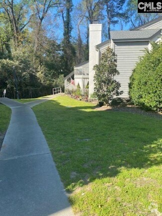 Building Photo - 448 Deerwood St