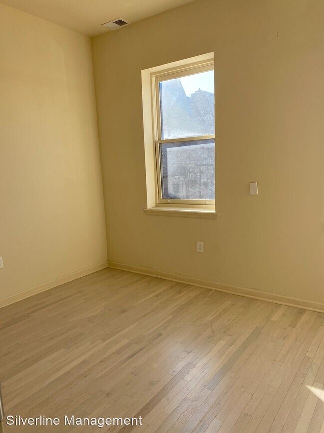 Building Photo - 2022 N Calvert St