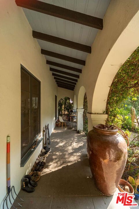 Foto del edificio - 2424 Canyon Dr