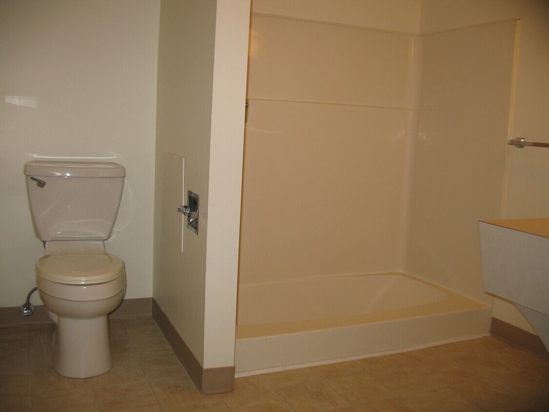 Bath - 1402 Walnut St