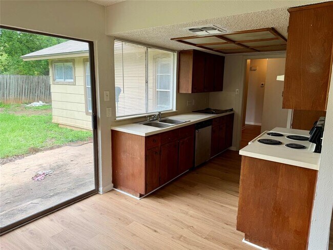 Foto del edificio - 610 Chisholm Valley Dr