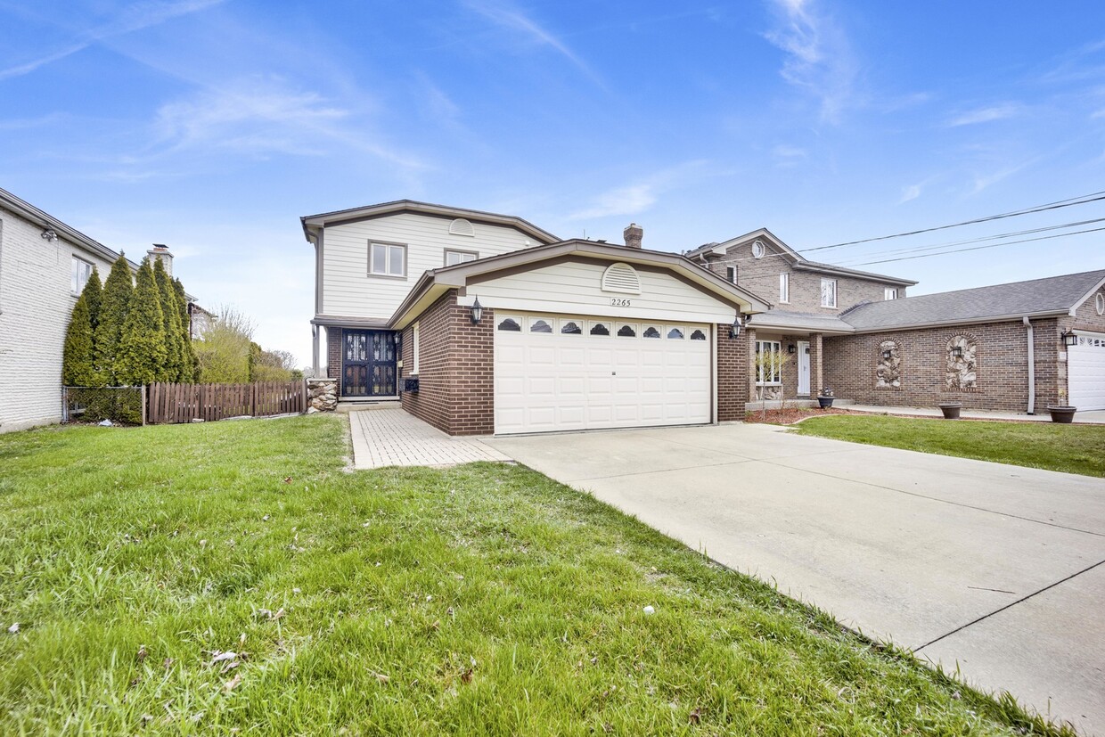 Primary Photo - 2265 Eastview Dr