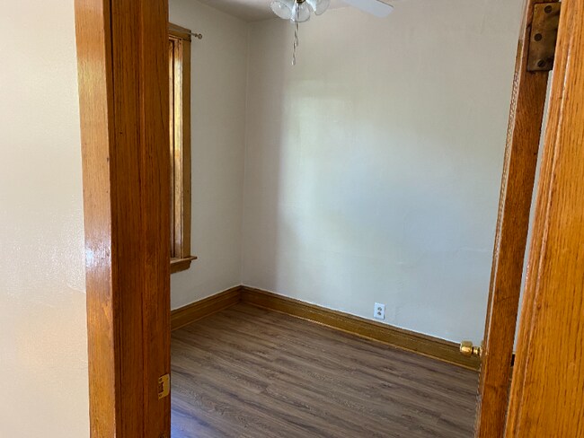 Building Photo - 5939 S Maplewood Ave
