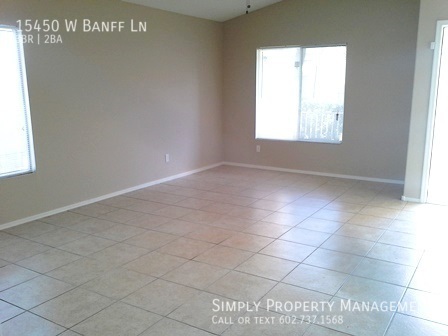 Foto del edificio - Spacious 3 Bedroom 2 Bathroom Home with Pool!