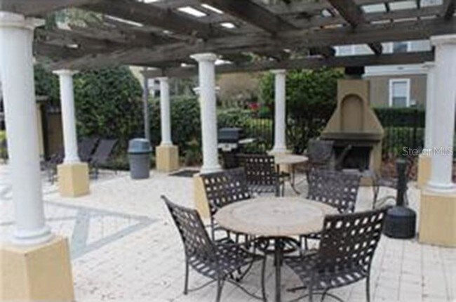 Foto del edificio - 5805 Legacy Crescent Pl