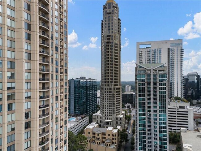 Foto del edificio - 3376 Peachtree Rd NE