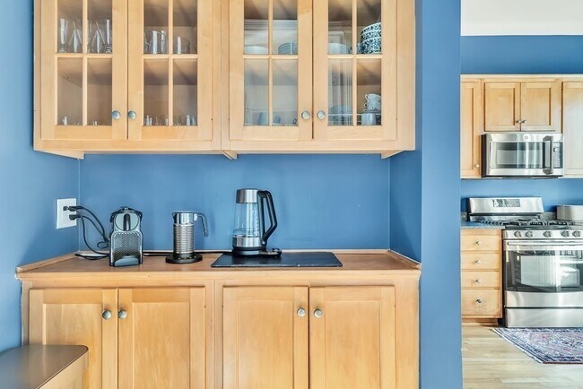 Building Photo - 295 Beacon St