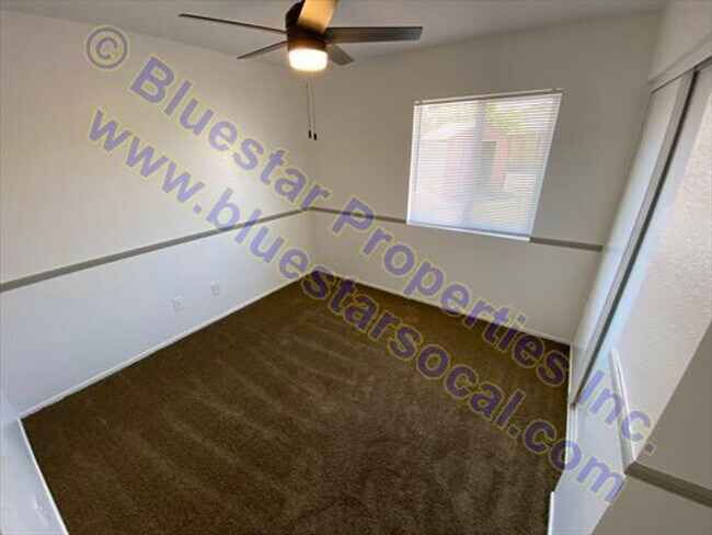 Foto del edificio - Just listed 3 bedroom/2 Bath
