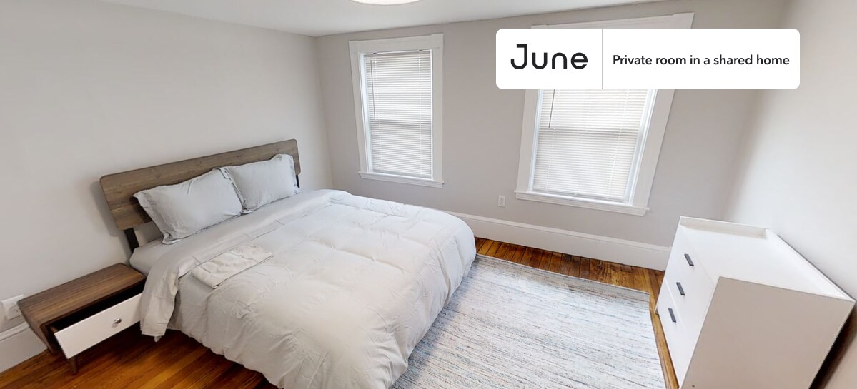 Private bedroom in 5 bed/1 bath Home Apartment for Rent in Malden, MA