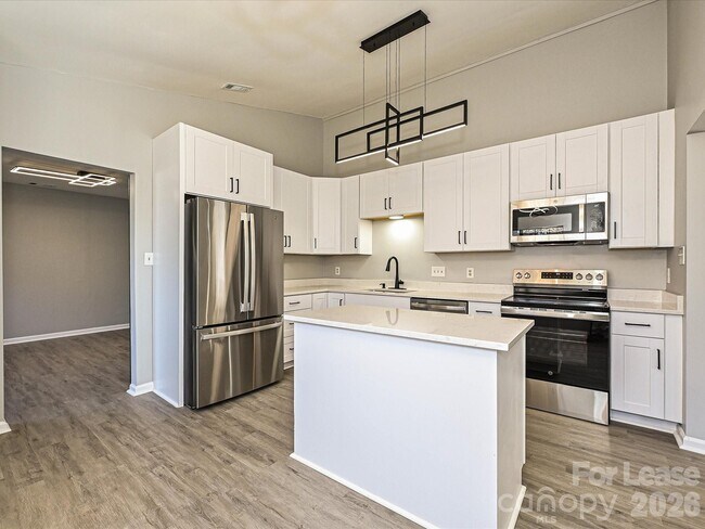 Foto del edificio - 6455 Tivoli Ct