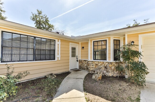 Building Photo - 50 Sycamore Cir