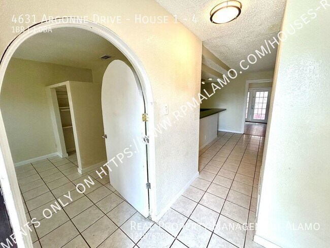 Building Photo - AVAILABLE NOW! ROOM FOR RENT!! 1 Bedroom N...