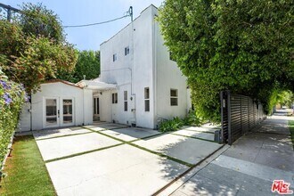 Building Photo - 7614 Willoughby Ave