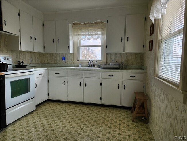 Foto del edificio - 3744 Fisher Rd