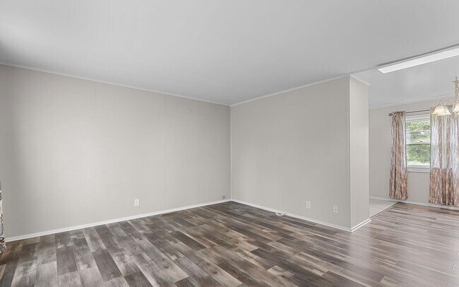 Foto del edificio - 722 Auburn Rd