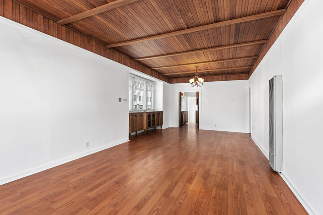 Building Photo - 62 Rose Ave