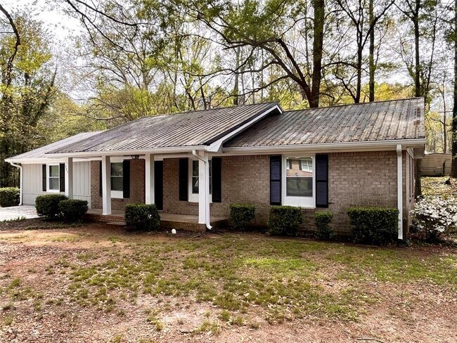 Building Photo - 405 Shamrock Dr