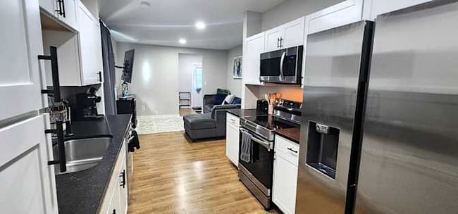 Foto del edificio - 432 Sanders St