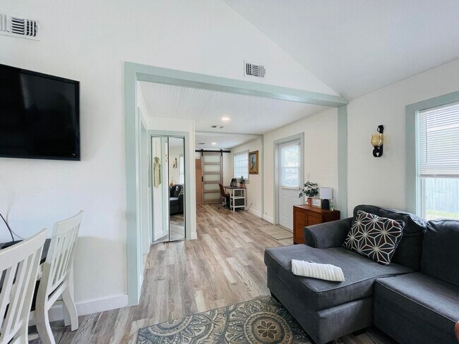 Foto del edificio - 4167 SE Seaward St