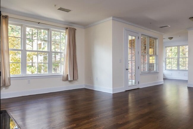Foto del edificio - The BEST North Hills Condo!