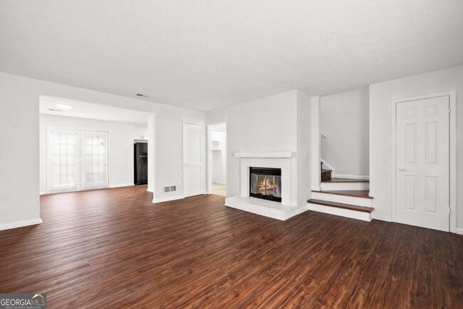 Building Photo - 151 Old Ferry Way