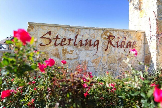 Foto del edificio - 4 Bedroom- Like New Home in Sterling Ridge...
