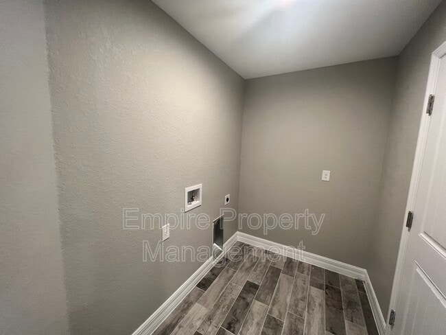 Building Photo - 134 Swan Dr
