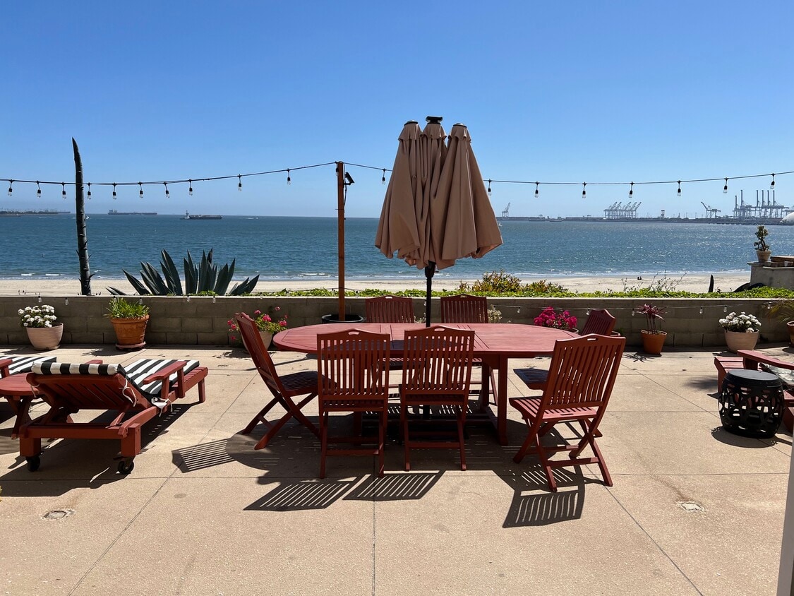 Primary Photo - 1616 E Ocean Blvd
