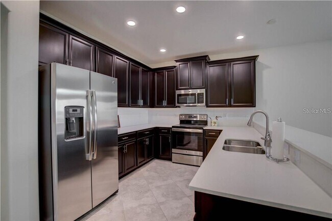 Foto del edificio - 3 Bedroom, 2 Bath Single Family Condo For ...