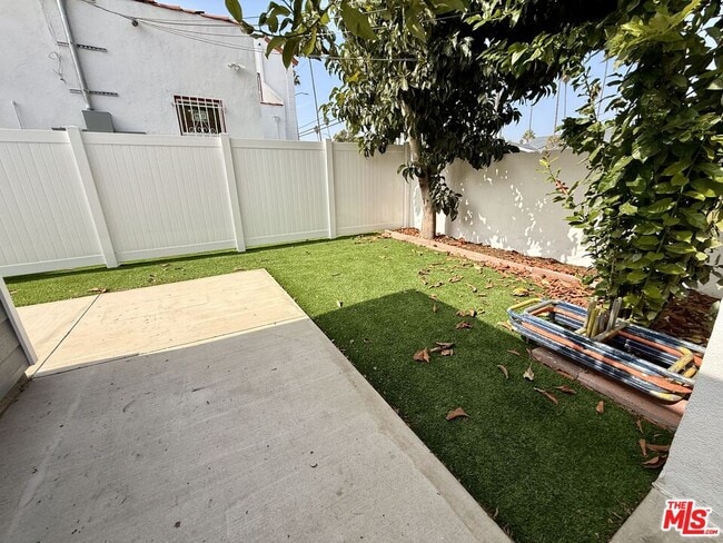 Building Photo - 3900 2nd Ave