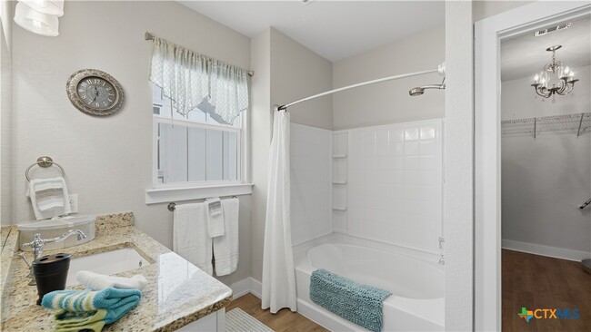 Building Photo - 223 Sapphire Dr