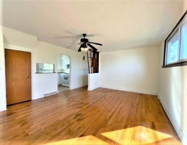 Building Photo - 4824 S Lotus Ave