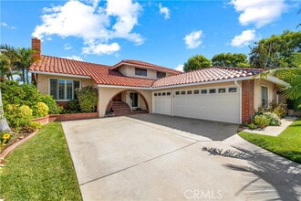 Building Photo - 6871 Auburn Dr