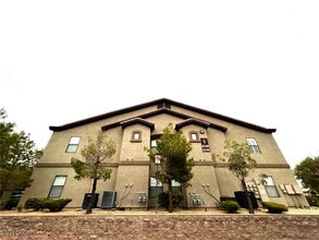 Building Photo - 8250 N Grand Canyon Dr