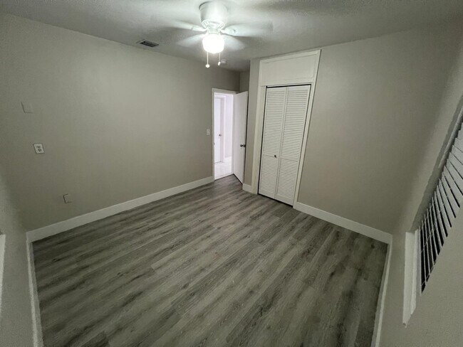 Foto del edificio - 16100 NW 18th Ave