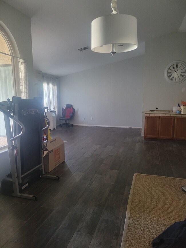 Formal living w fireplace - 3114 E Oquendo Rd