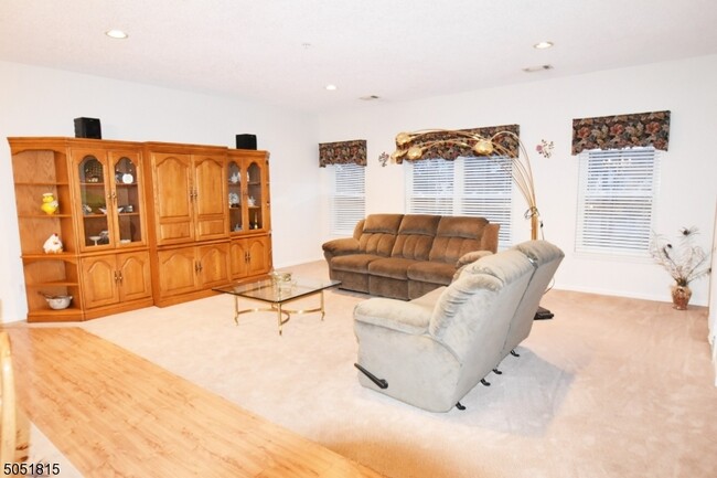 Building Photo - 919 Burgundy Way